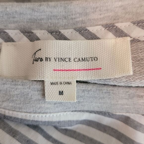 Two by Vince Camuto Gray Striped Pullover Top Size Medium (2567) - Picture 4 of 5